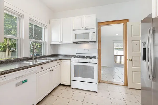 $4,800 | 1517 South State Street, Ann Arbor, MI 48104