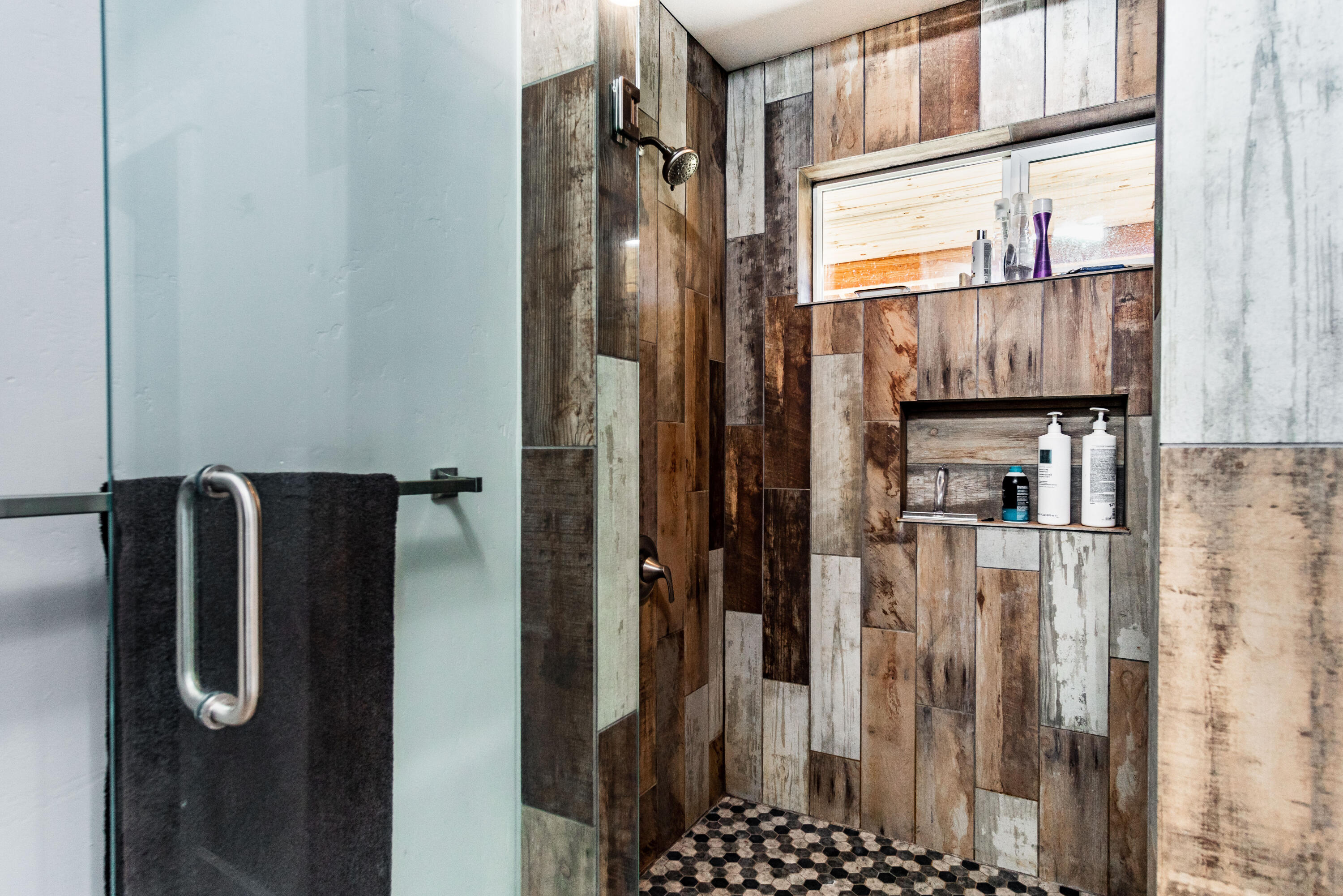 4893 Southwest Trout Road Terrebonne, OR 97760 - Photo 18 of 63 Tile shower