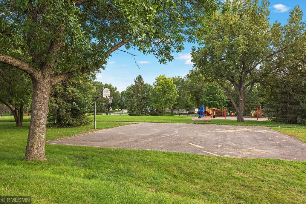 11076 Trail West Road Bloomington, MN 55437 - Photo 48 of 49 Gallery Image 48