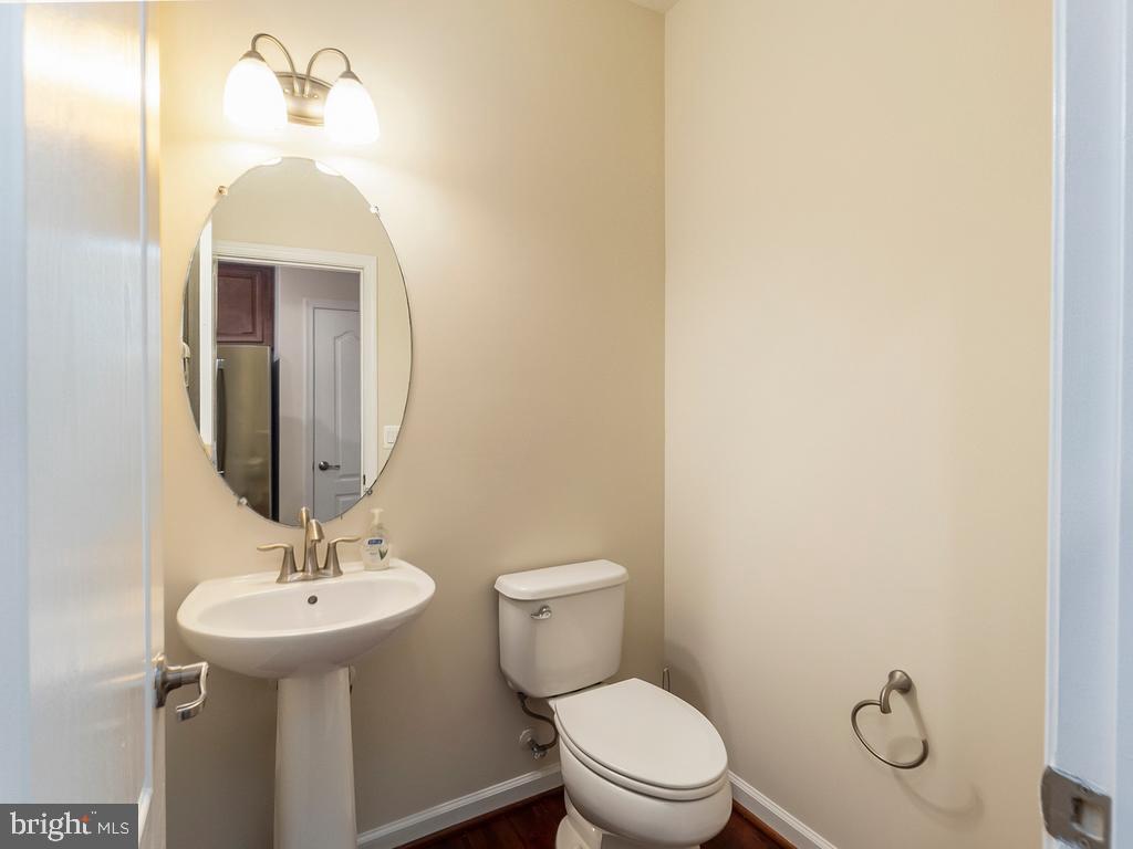 4814 Dane Ridge Circle Woodbridge, VA 22193 - Photo 12 of 25 Half Bath on Main Level