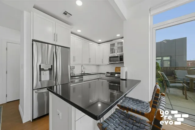 $1,850,000 | 35 Underhill Avenue, Unit B4I | Prospect Heights