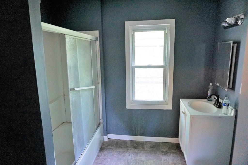 94-96 Hancock Street Springfield, MA 01109 - Photo 11 of 17 Gallery Image 11