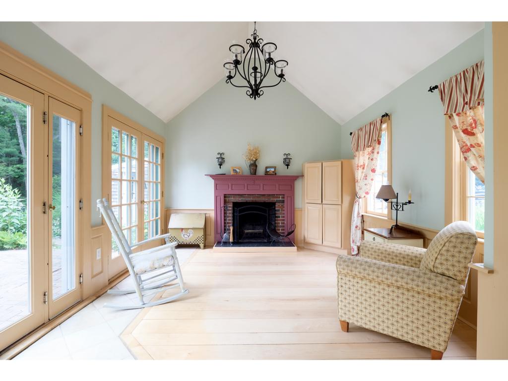 97 B Old Dennett Road Kittery, ME 03904 - Photo 8 of 34 Gallery Image 8