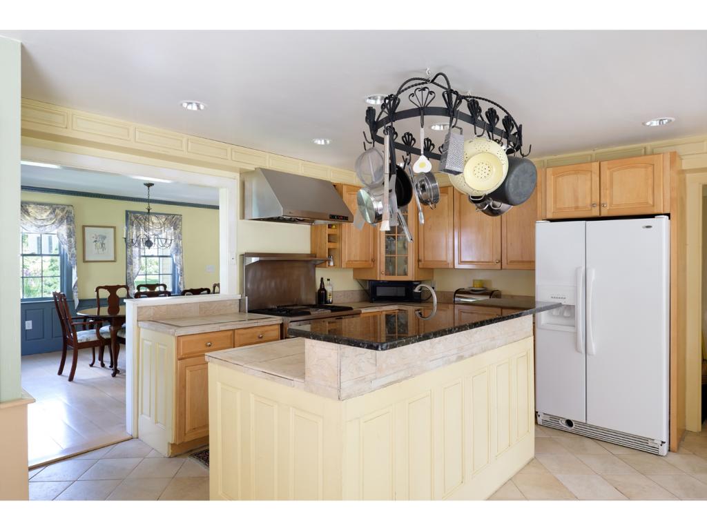 97 B Old Dennett Road Kittery, ME 03904 - Photo 10 of 34 Gallery Image 10