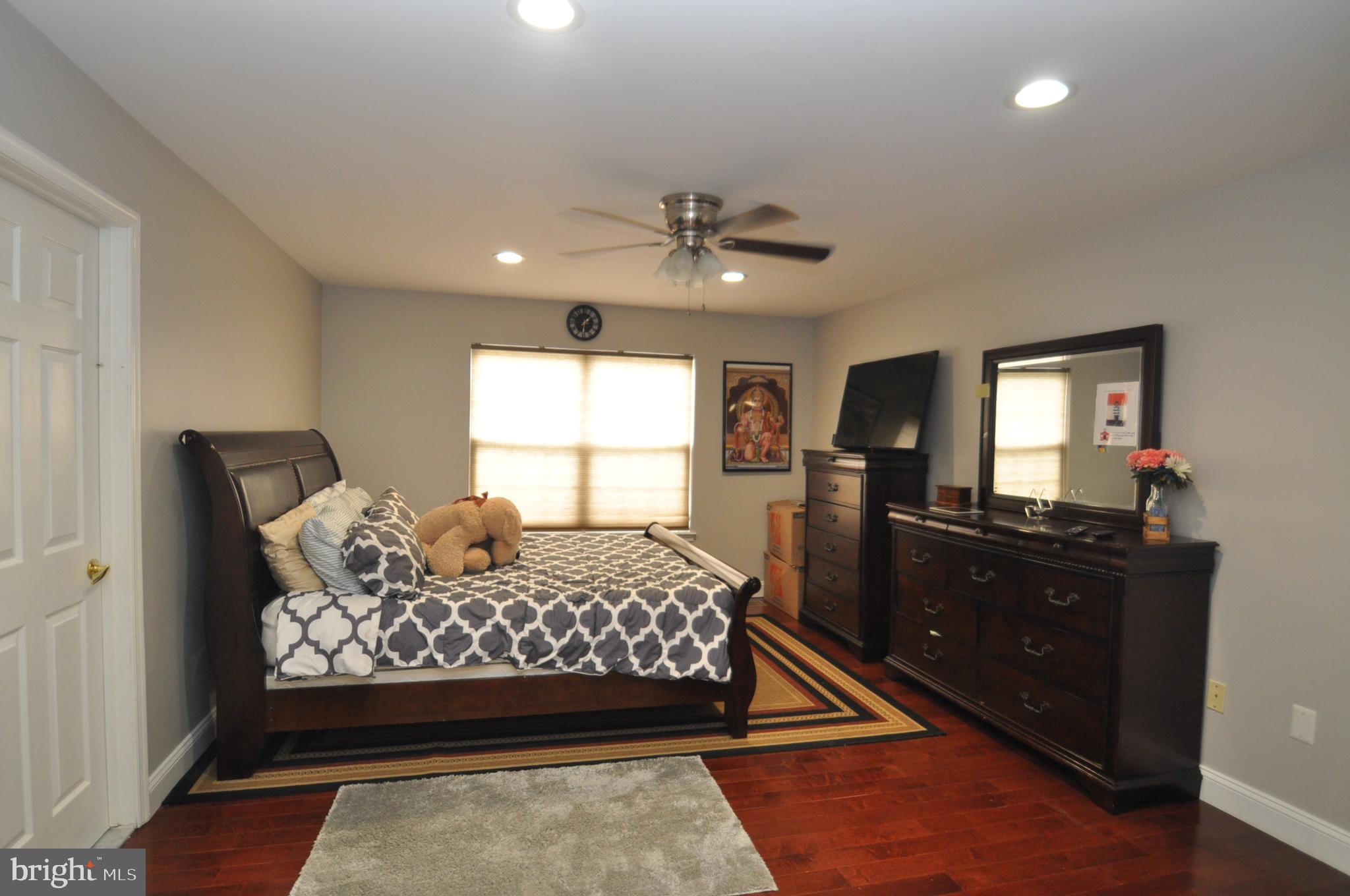 31 Whittaker Street Riverside, NJ 08075 - Photo 15 of 33 Primary Bedroom Cherry floors