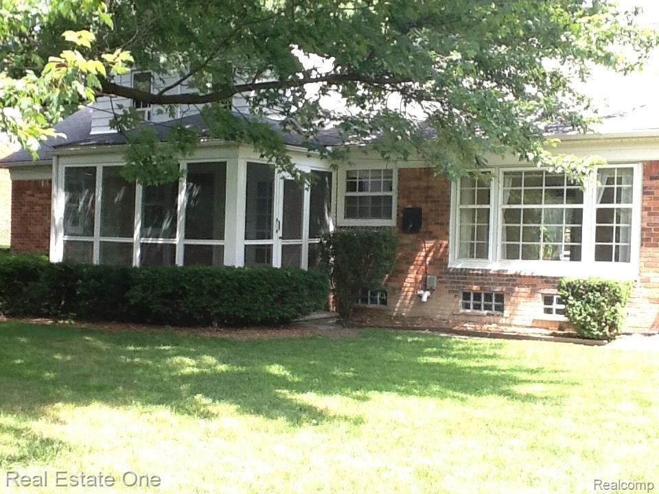 807 Hawthorne Road Grosse Pointe, MI 48236 - Photo 18 of 20 Back of Home With Sun Room