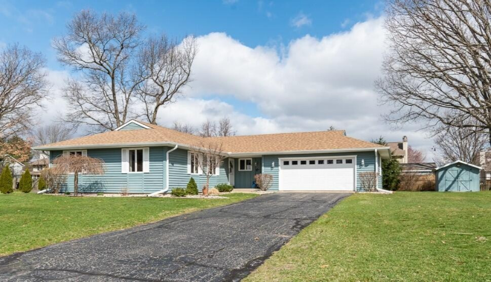 5290 Burning Tree Road Kalamazoo, MI 49009 - Photo 1 of 33 DSC_0540