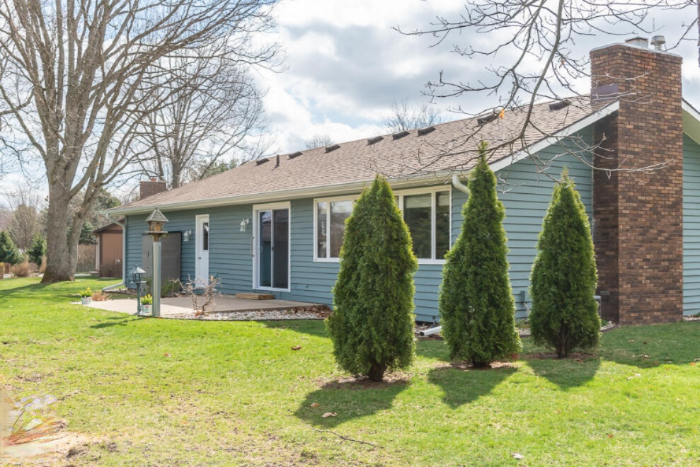5290 Burning Tree Road Kalamazoo, MI 49009 - Photo 2 of 33 DSC_0544