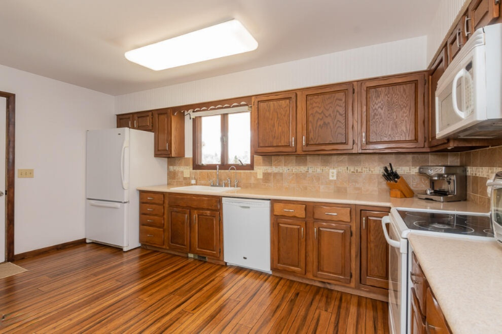 5290 Burning Tree Road Kalamazoo, MI 49009 - Photo 7 of 33 RN5_9376