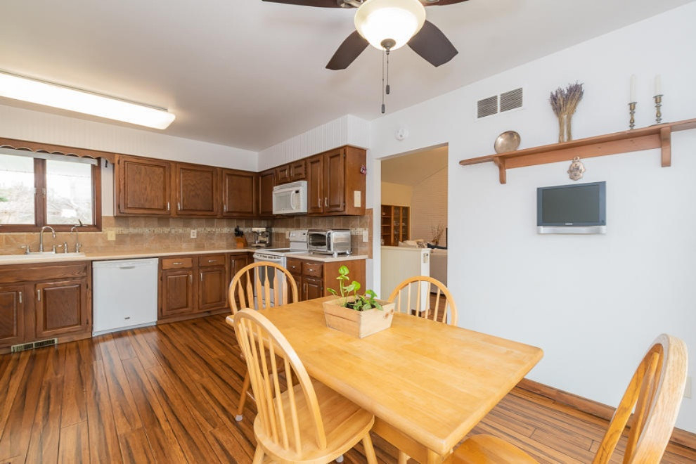 5290 Burning Tree Road Kalamazoo, MI 49009 - Photo 10 of 33 RN5_9383