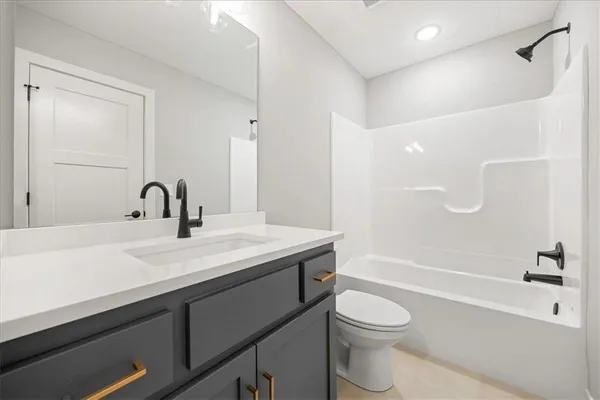 $927,130 | 17183 South Laurelwood Street, Olathe, KS 66062