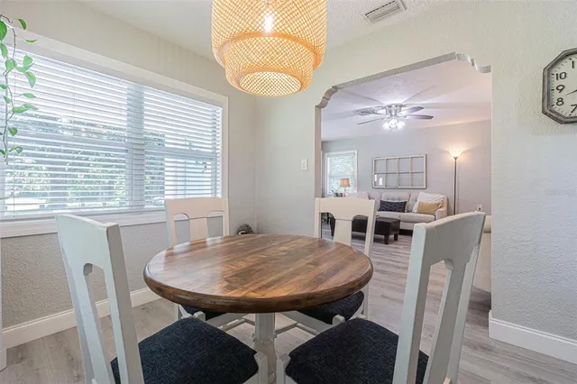 $2,500 | 701 West Henry Avenue, Tampa, FL 33604