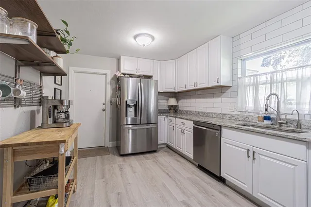 $2,500 | 701 West Henry Avenue, Tampa, FL 33604