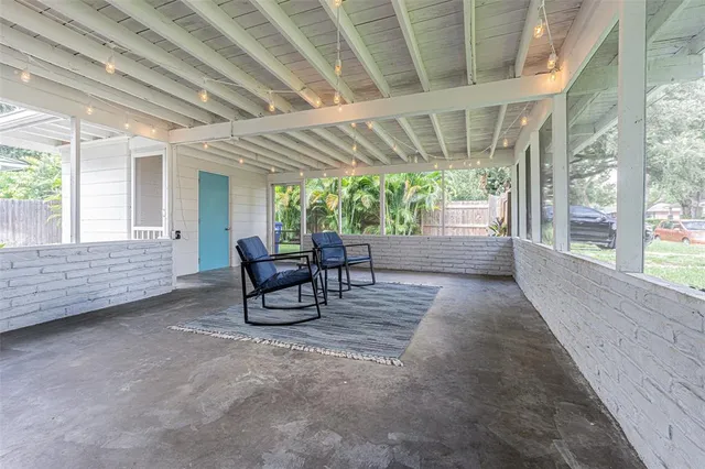 $2,500 | 701 West Henry Avenue, Tampa, FL 33604