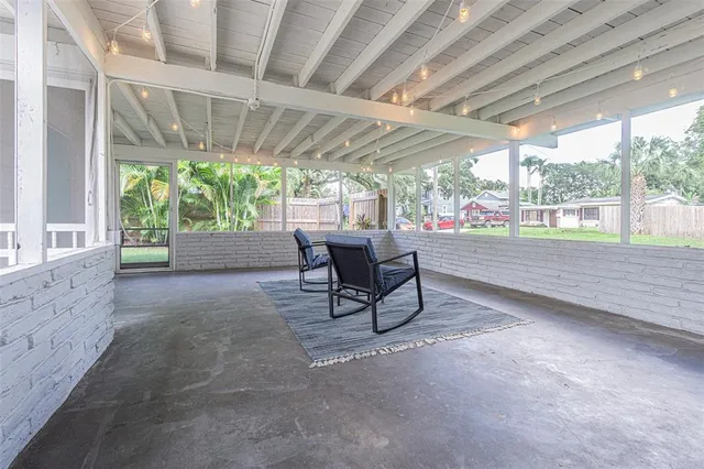 $2,500 | 701 West Henry Avenue, Tampa, FL 33604