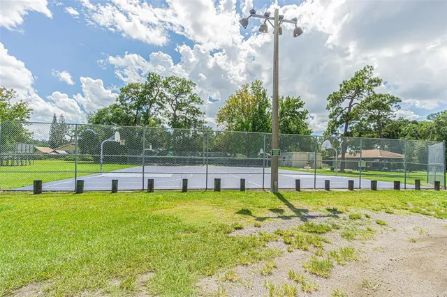 $2,500 | 701 West Henry Avenue, Tampa, FL 33604