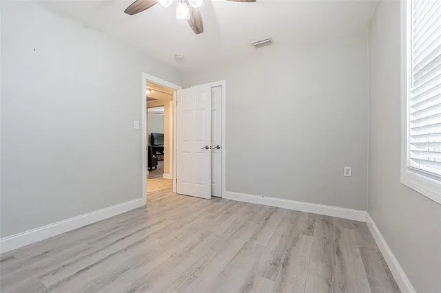 $2,500 | 701 West Henry Avenue, Tampa, FL 33604