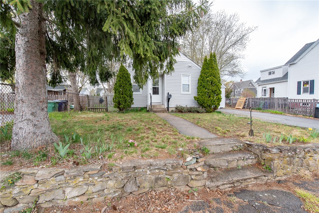 161 Adams Street Warwick, RI 02888 - Photo 3 of 26