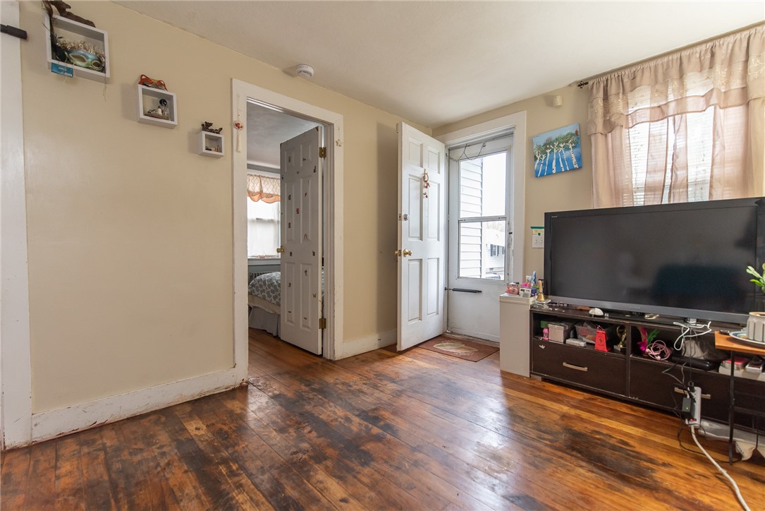 161 Adams Street Warwick, RI 02888 - Photo 9 of 26