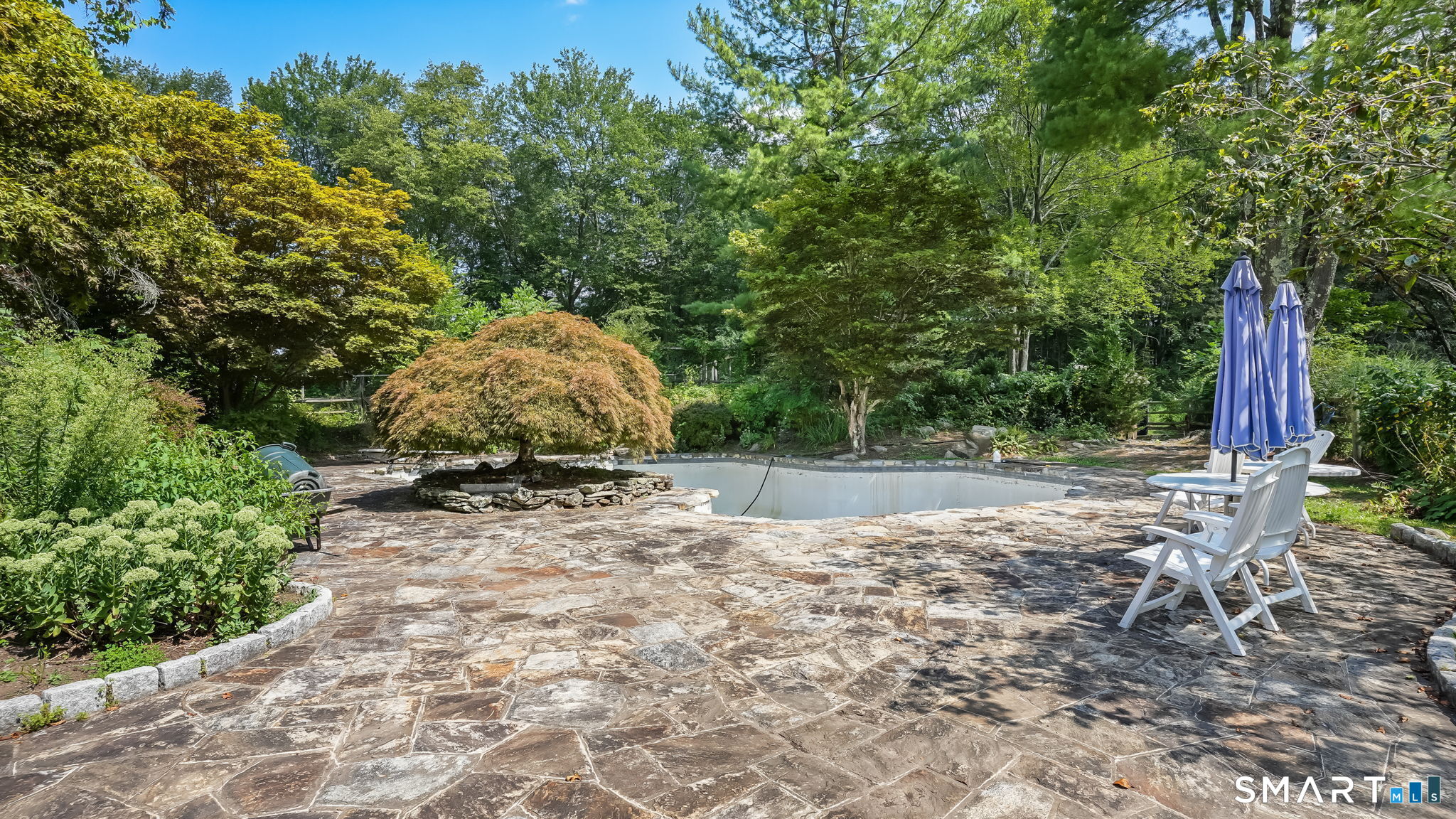 21 Fuller Road Trumbull, CT 06611 - Photo 5 of 35