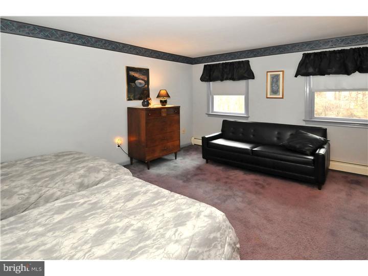 2050 Terwood Road Huntingdon Valley, PA 19006 - Photo 14 of 21 Bedroom 3