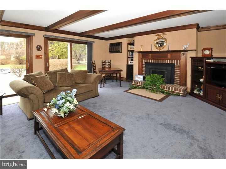 2050 Terwood Road Huntingdon Valley, PA 19006 - Photo 8 of 21 Family Room