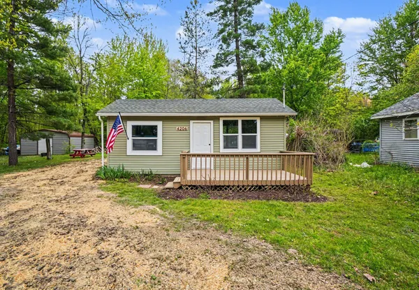 $129,900 | 4206 South Shore Drive, Allegan, MI 49010