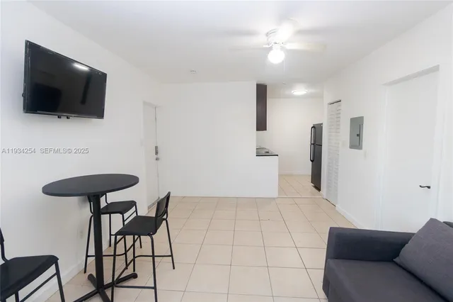 $1,700 | 1840 Fillmore Street, Unit 3, Hollywood, FL 33020