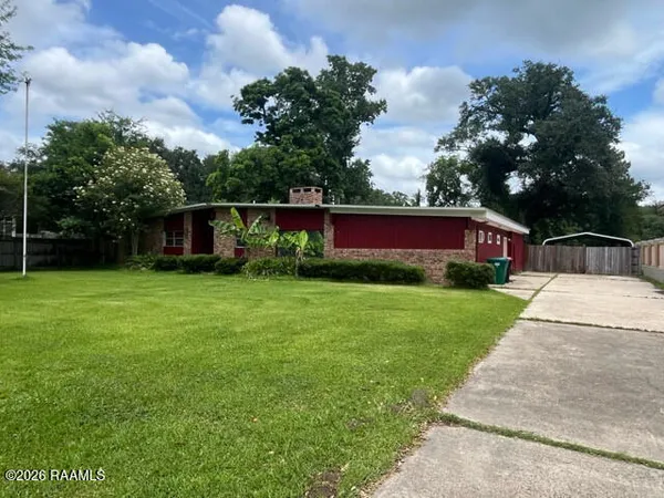 $290,700 | 421 East Demanade Drive, Lafayette, LA 70503