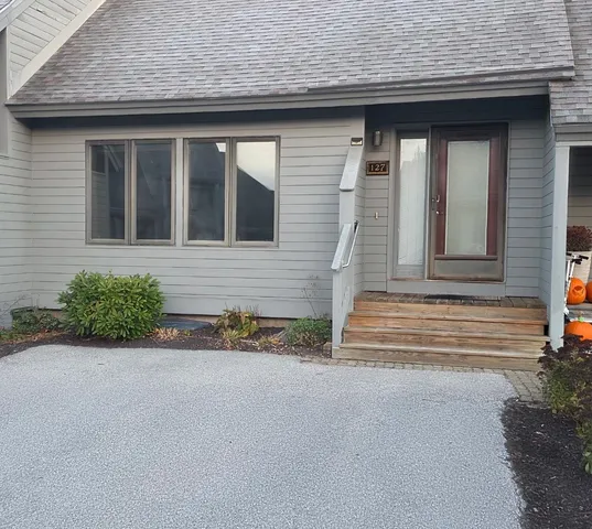 $369,900 | 5 Tsienneto Road, Unit 127, Derry, NH 03038