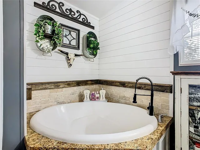 $280,000 | 214 Grove Ridge Drive, Winter Haven, FL 33880