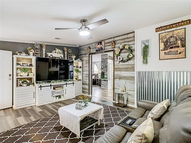 $280,000 | 214 Grove Ridge Drive, Winter Haven, FL 33880