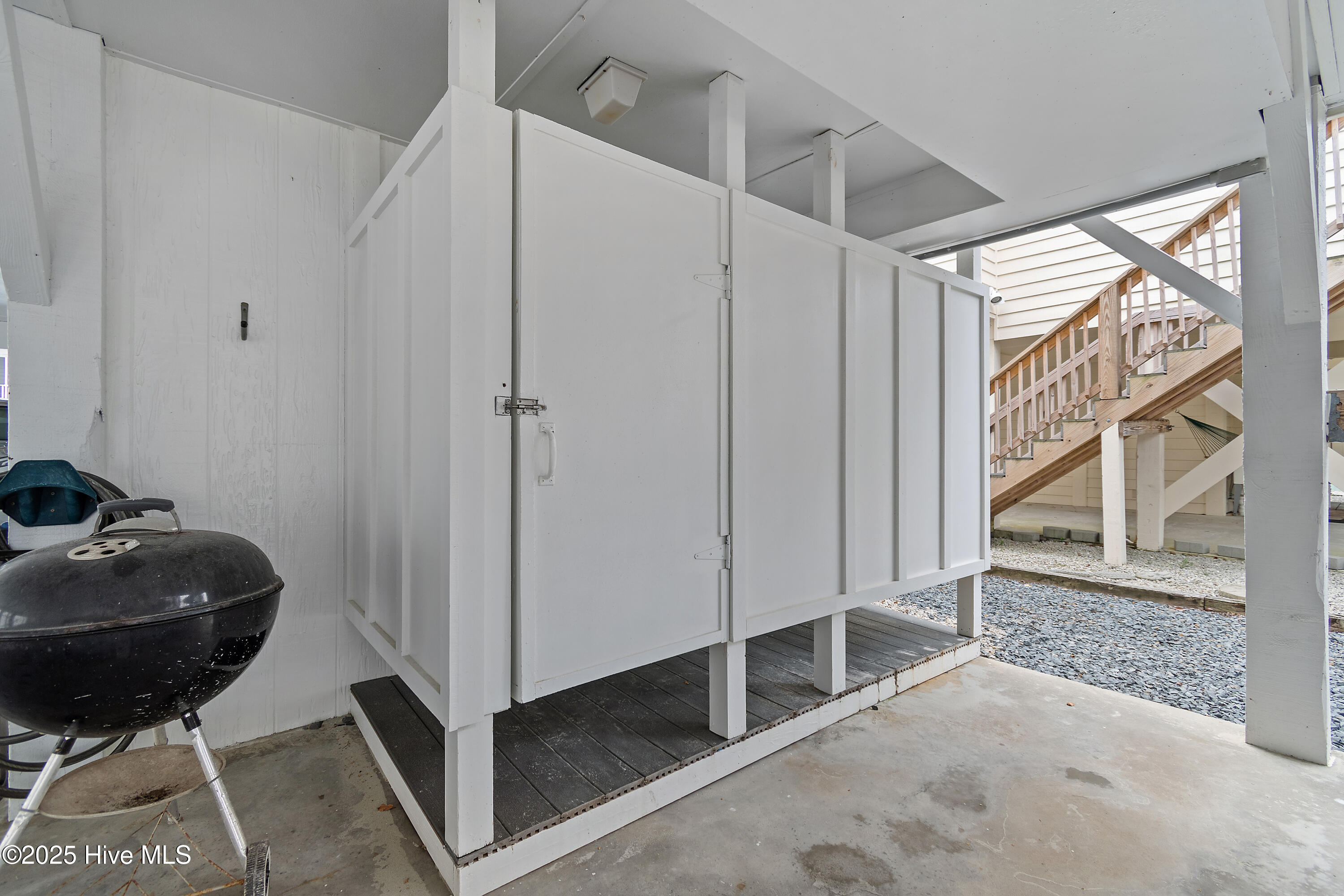 412 33rd Street Sunset Beach, NC 28468 - Photo 28 of 38 Shower