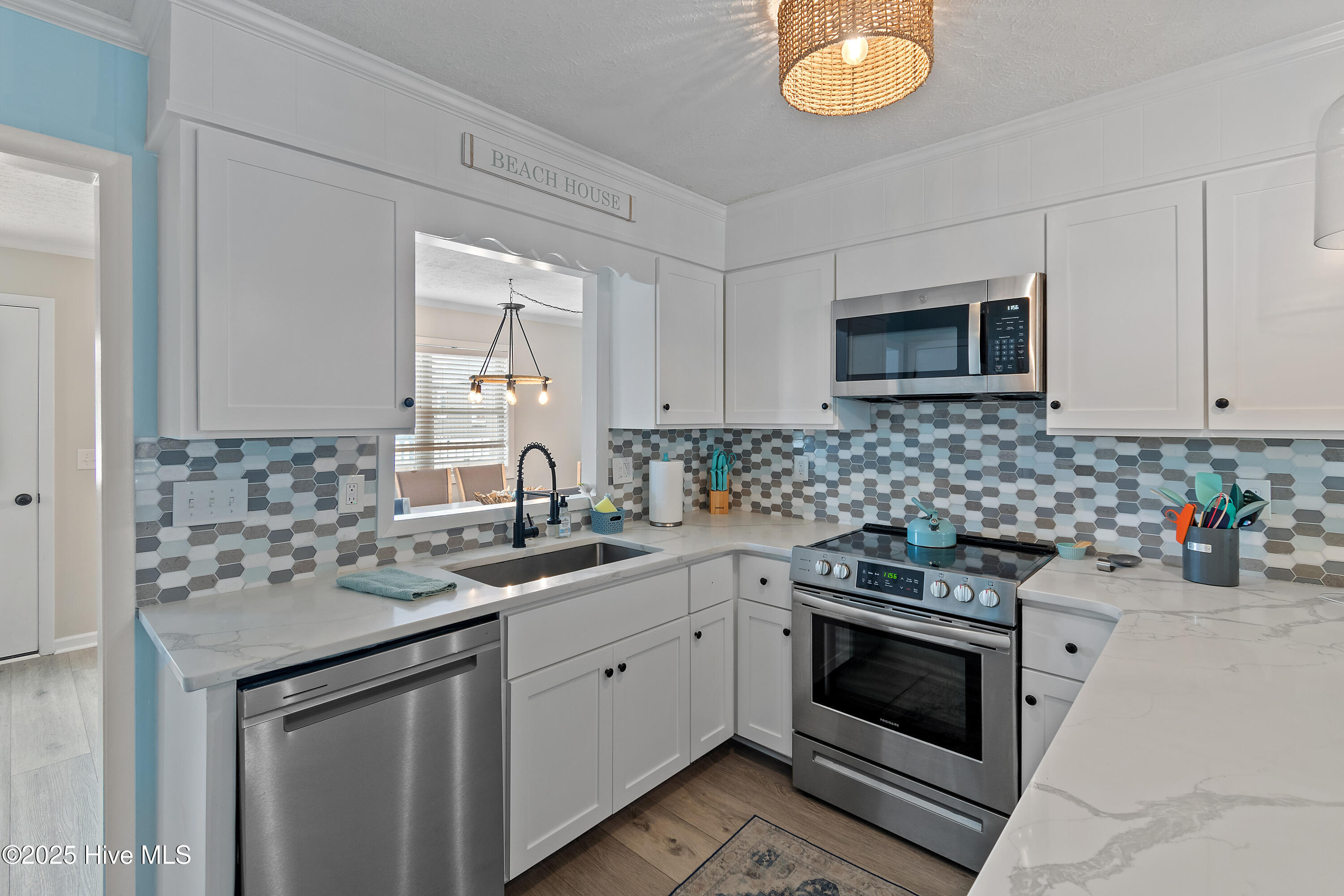 412 33rd Street Sunset Beach, NC 28468 - Photo 3 of 38 41233rdSt - 34_edited