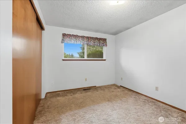 $499,950 | 7116 105th Street East, Puyallup, WA 98373
