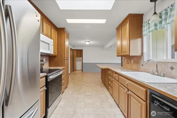 $499,950 | 7116 105th Street East, Puyallup, WA 98373