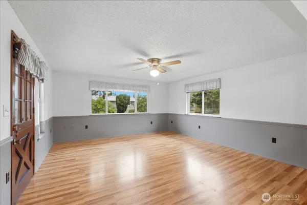 $499,950 | 7116 105th Street East, Puyallup, WA 98373