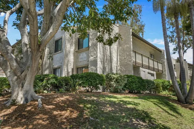 $535,000 | 9959 Azuaga Street, Unit I105, San Diego, CA 92129