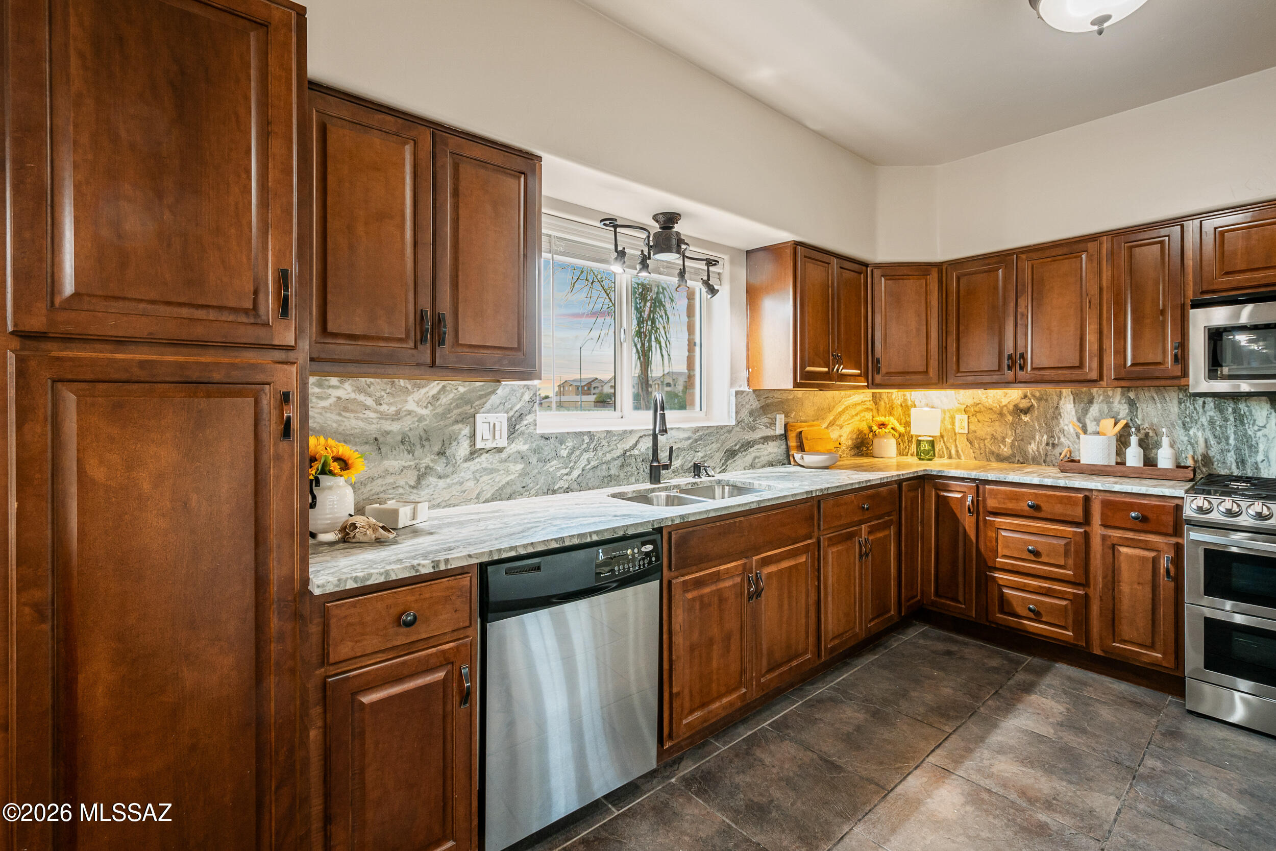 521 South Craycroft Road Tucson, AZ 85711 - Photo 12 of 48 Gallery Image 12