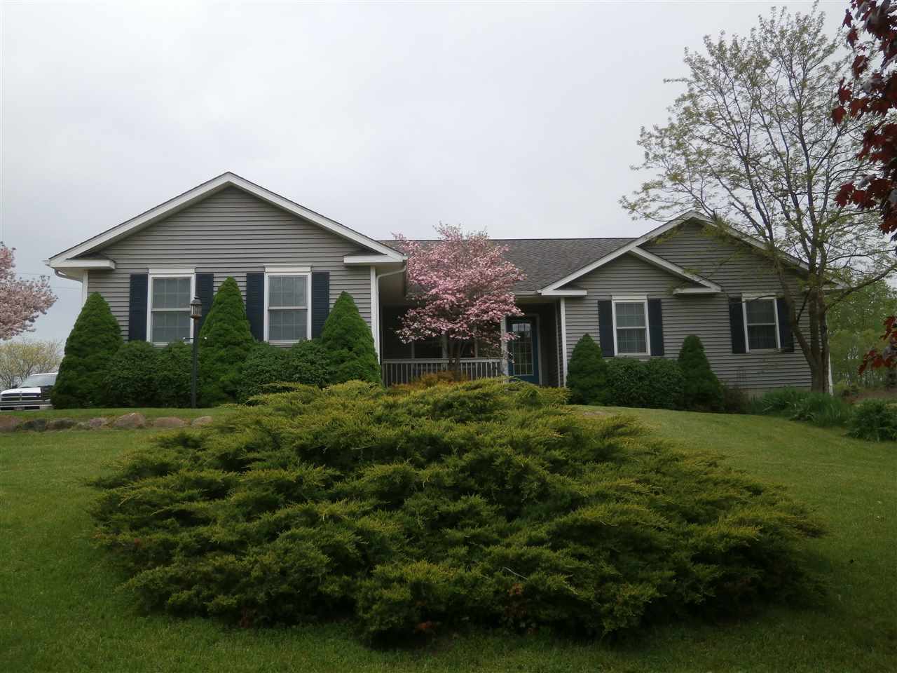14950 South State Road Perry, MI 48872 - Photo 1 of 12 31383242.JPG