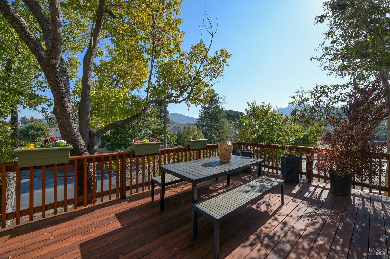14 Summerhill Court San Rafael, CA 94903 - Photo 26 of 29