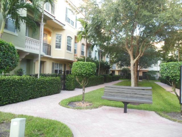 2726 Ravella Way Palm Beach Gardens, FL 33410 - Photo 26 of 28 Front courtyard