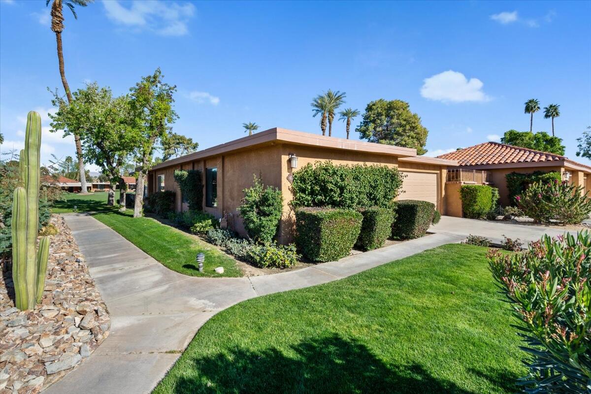 65 Majorca Drive Rancho Mirage, CA 92270 - Photo 2 of 22 048-437094- front (1)
