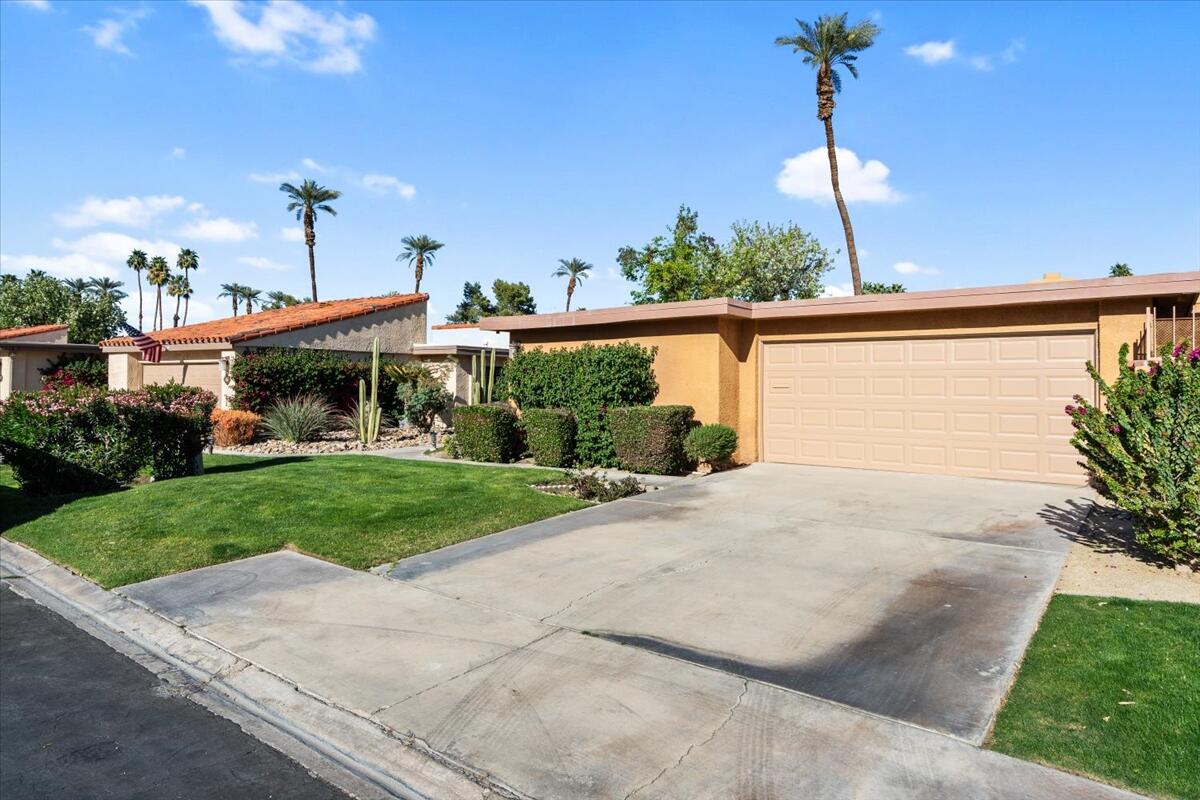 65 Majorca Drive Rancho Mirage, CA 92270 - Photo 3 of 22 048-437094- front (2)