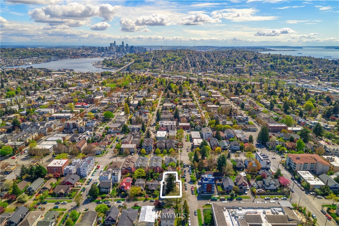 4620 Dayton Avenue North Seattle, WA 98103 - Photo 3 of 10 a view of a city