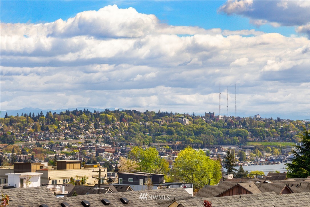 4620 Dayton Avenue North Seattle, WA 98103 - Photo 7 of 10 a view of a city