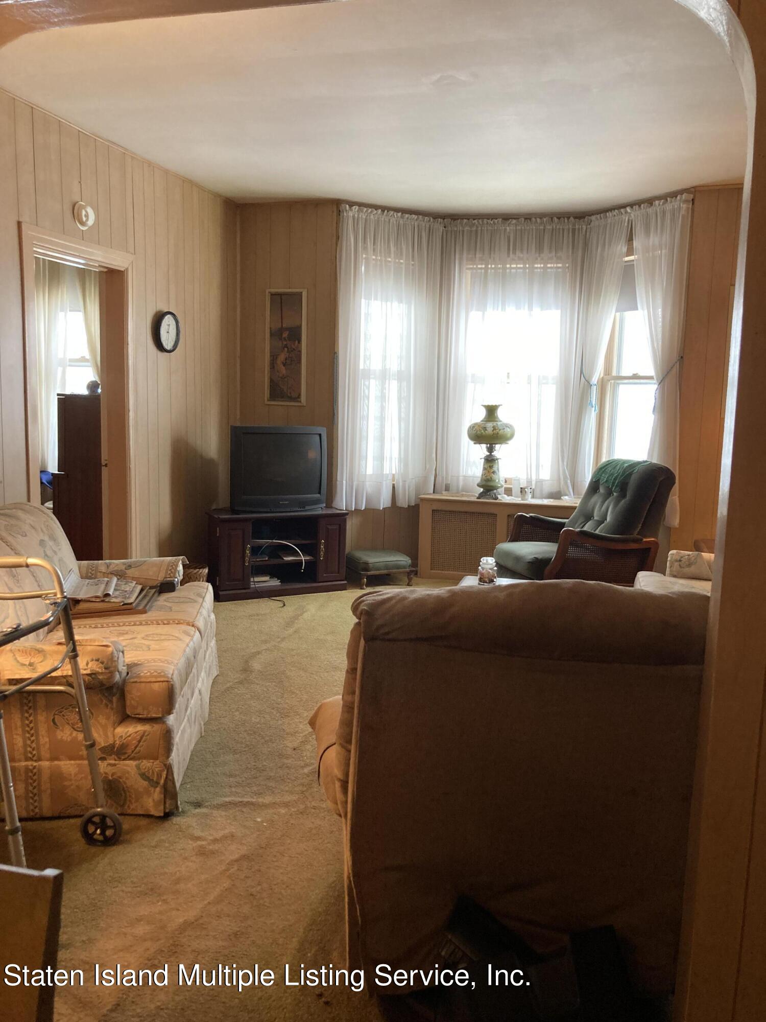 314 Oder Avenue Staten Island, NY 10304 - Photo 4 of 15 IMG_4316