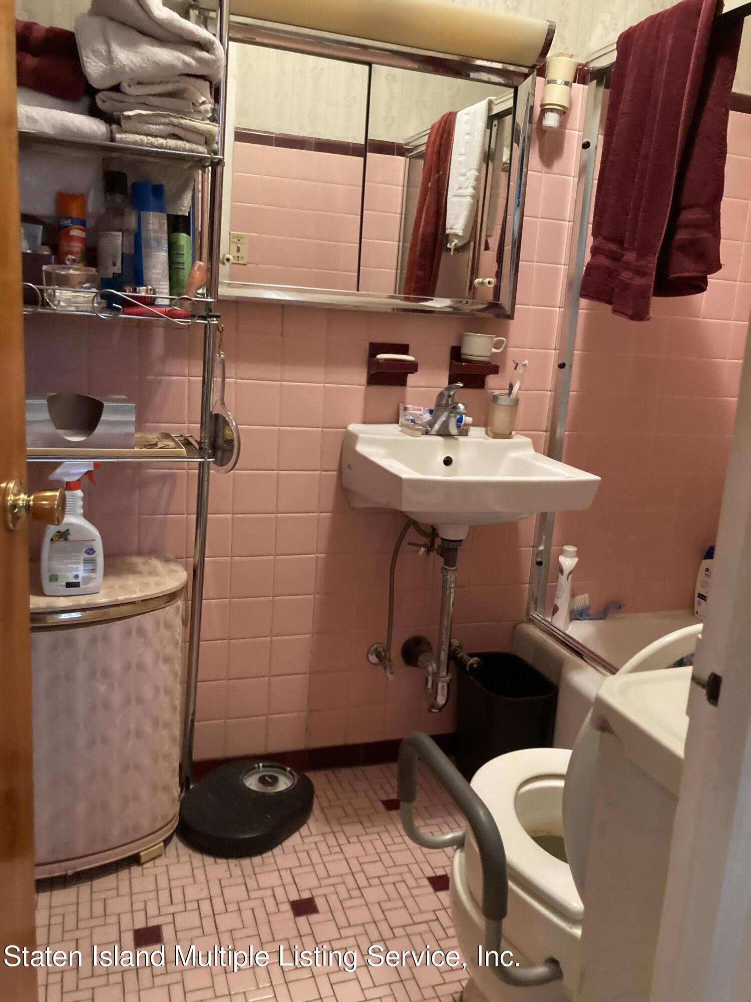 314 Oder Avenue Staten Island, NY 10304 - Photo 9 of 15 IMG_4329