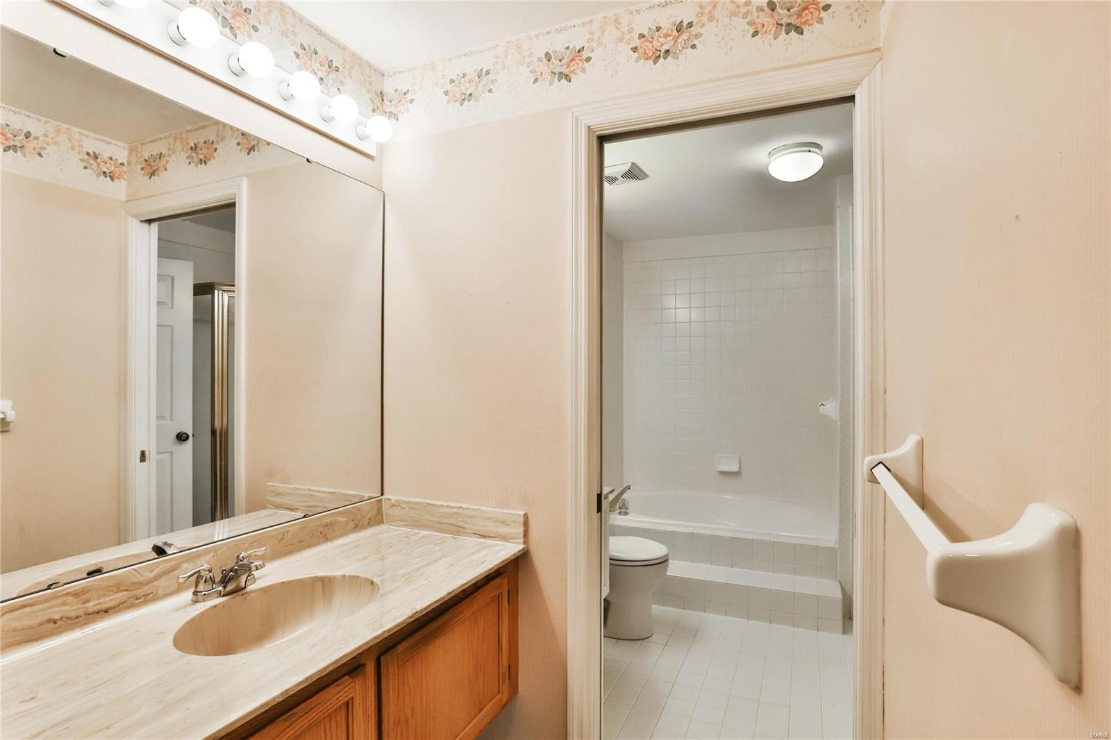 1832 Ridgeview Cir Drive Manchester, MO 63021 - Photo 17 of 27 Gallery Image 17
