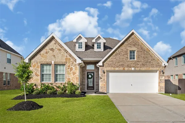 $399,900 | 119 Comal Drive, Baytown, TX 77523